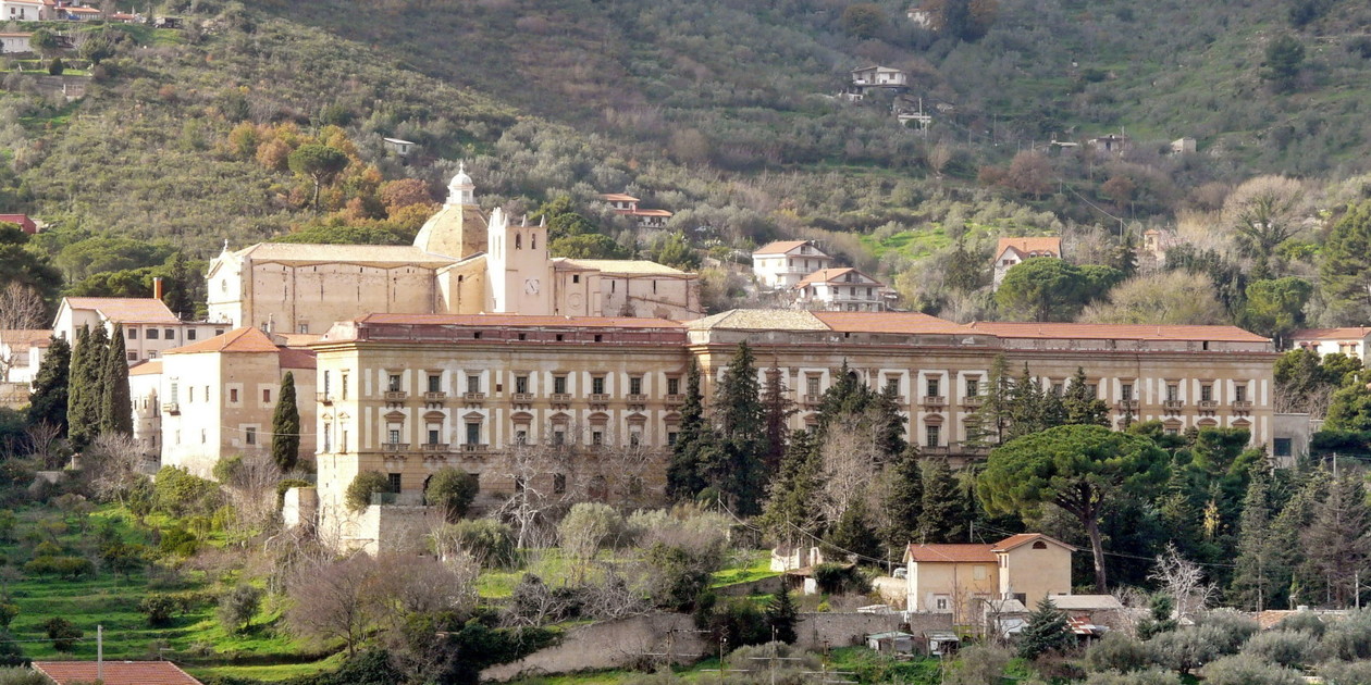 Veduta panoramica dell'Abbazia di San Martino delle Scale